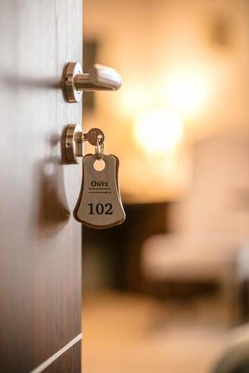 Фото номера Двухместный номер Делюкс с 1 кроватью и ванной Отель Hotel Onyx г. Губин 4